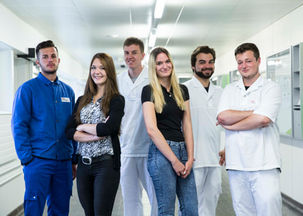 Micarna Gruppe junge Leute Micarna Gruppe junge Leute